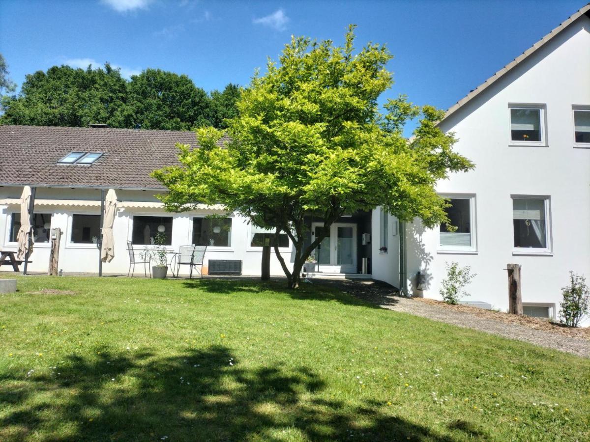 Gaestehaus Falkenhof Westensee Bagian luar foto